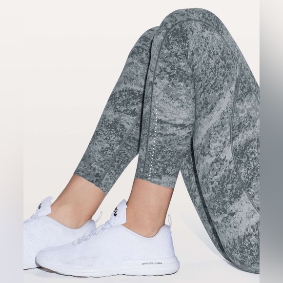 Lululemon Fast & Free Tight 7/8 II Nulux 25 in Area Ice Grey size 2 - Picture 4 of 8